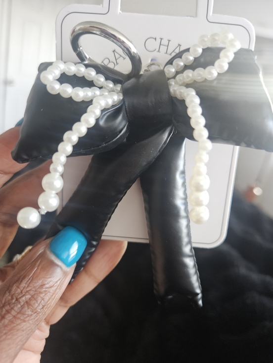 Black Satin Bow Pearl Keychain Or Bag Charm - Picture 3 of 3
